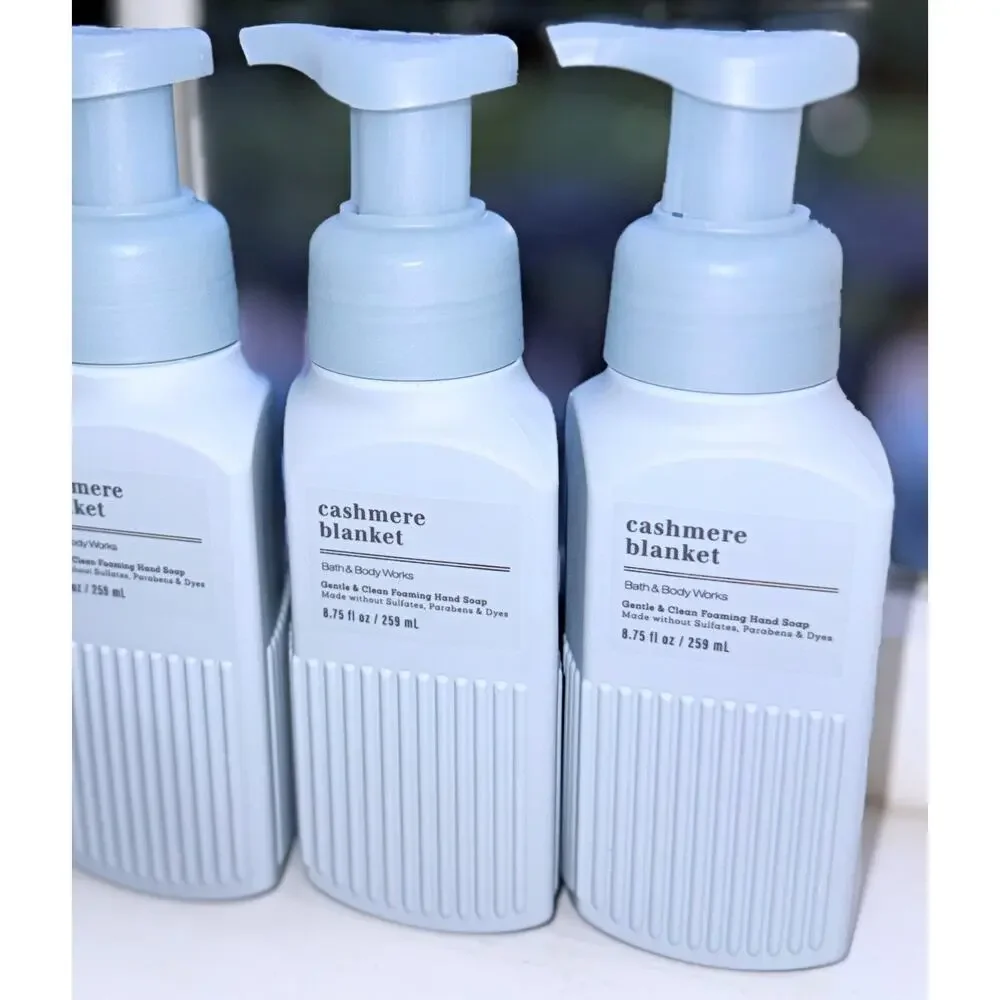 Bath & Body Works 8.75 fl oz Cashmere Blanket Gentle Clean Foaming Hand Soap x4
